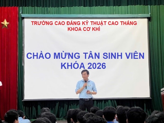 Tân sinh viên khóa 2026