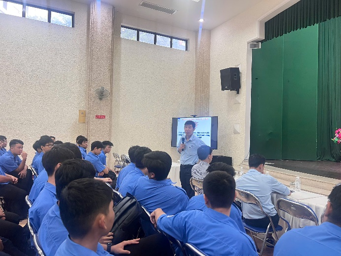 Buổi sinh hoạt chào đón tân sinh viên