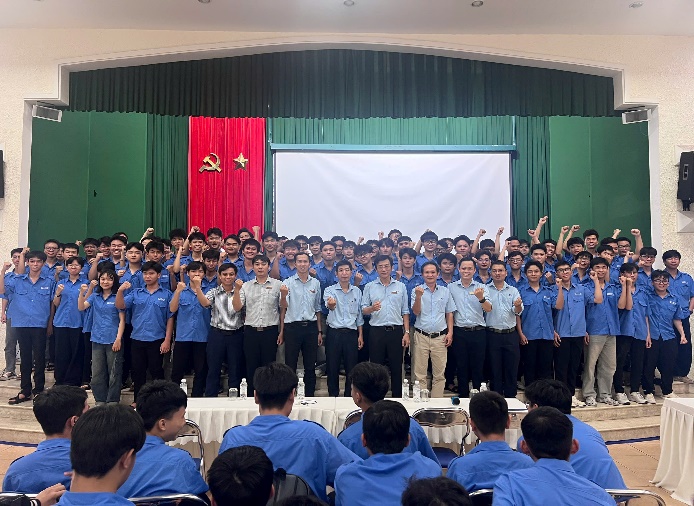 Tinh thần tân sinh viên khóa 2026