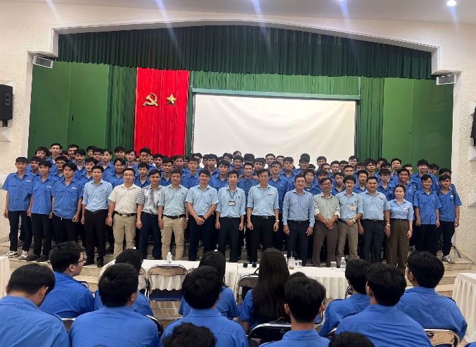 Tinh thần tân sinh viên khóa 2026